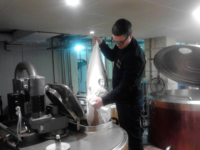 Bestand:Bad-hair-brewing-1.jpg